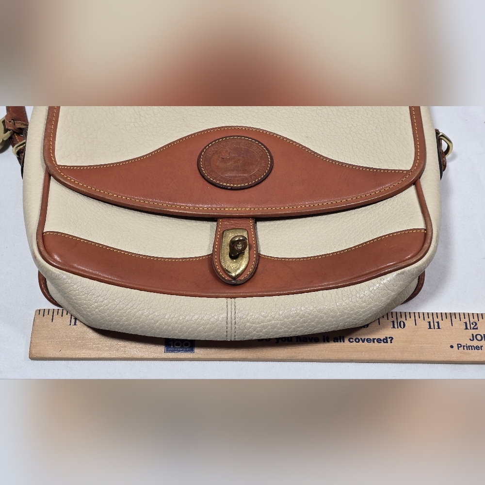 VINTAGE Dooney & Bourke A7-128540 Classic Leather Crossbody Bag Purse Tan Brown - Picture 13 of 16